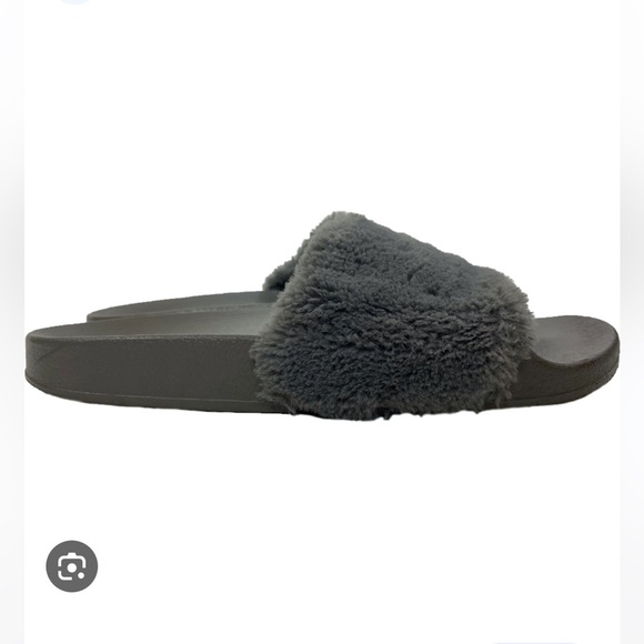Steve Madden faux fur gray slides size 8 - Picture 2 of 4